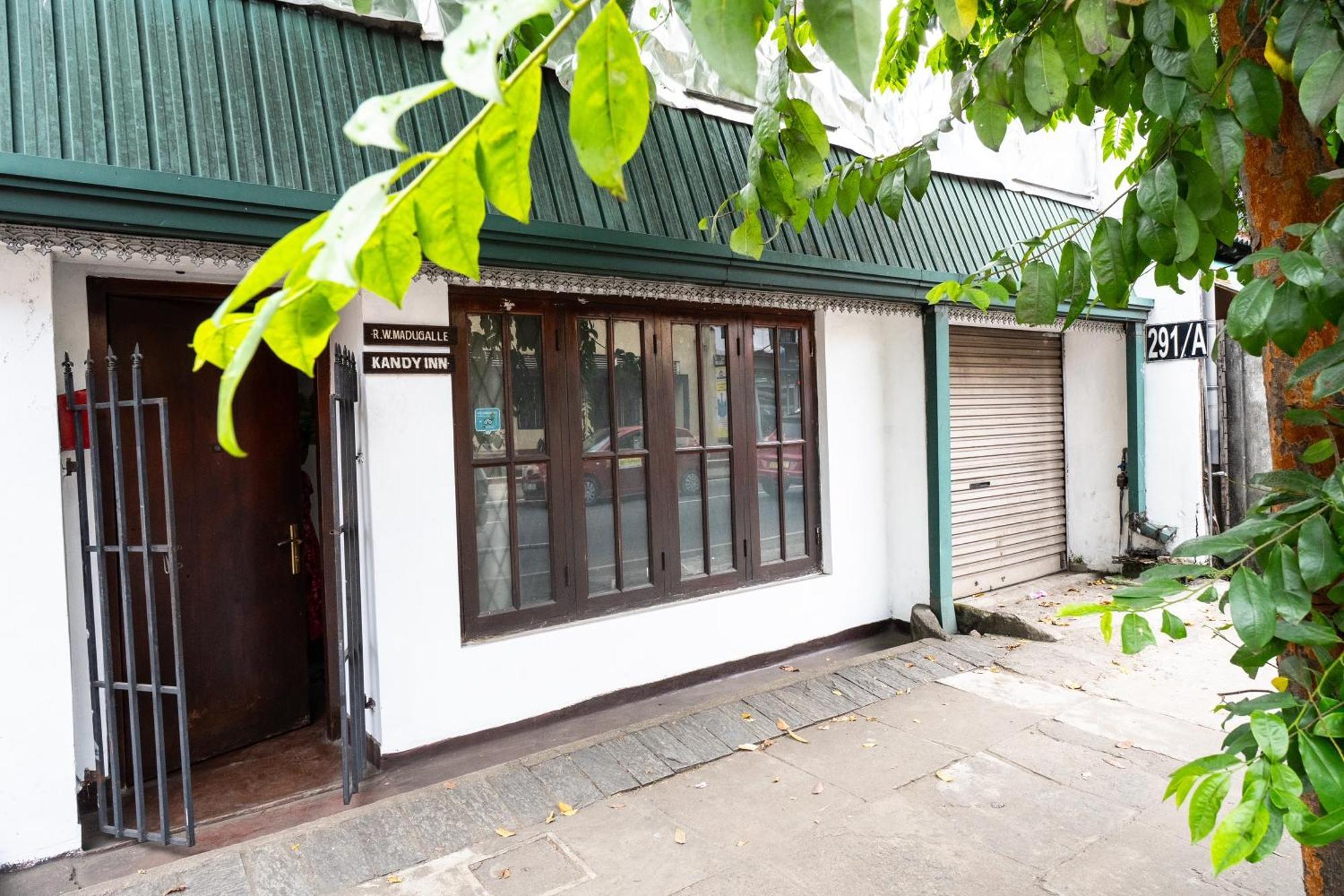 Kandy Inn Madugalle'S Family Guest House المظهر الخارجي الصورة